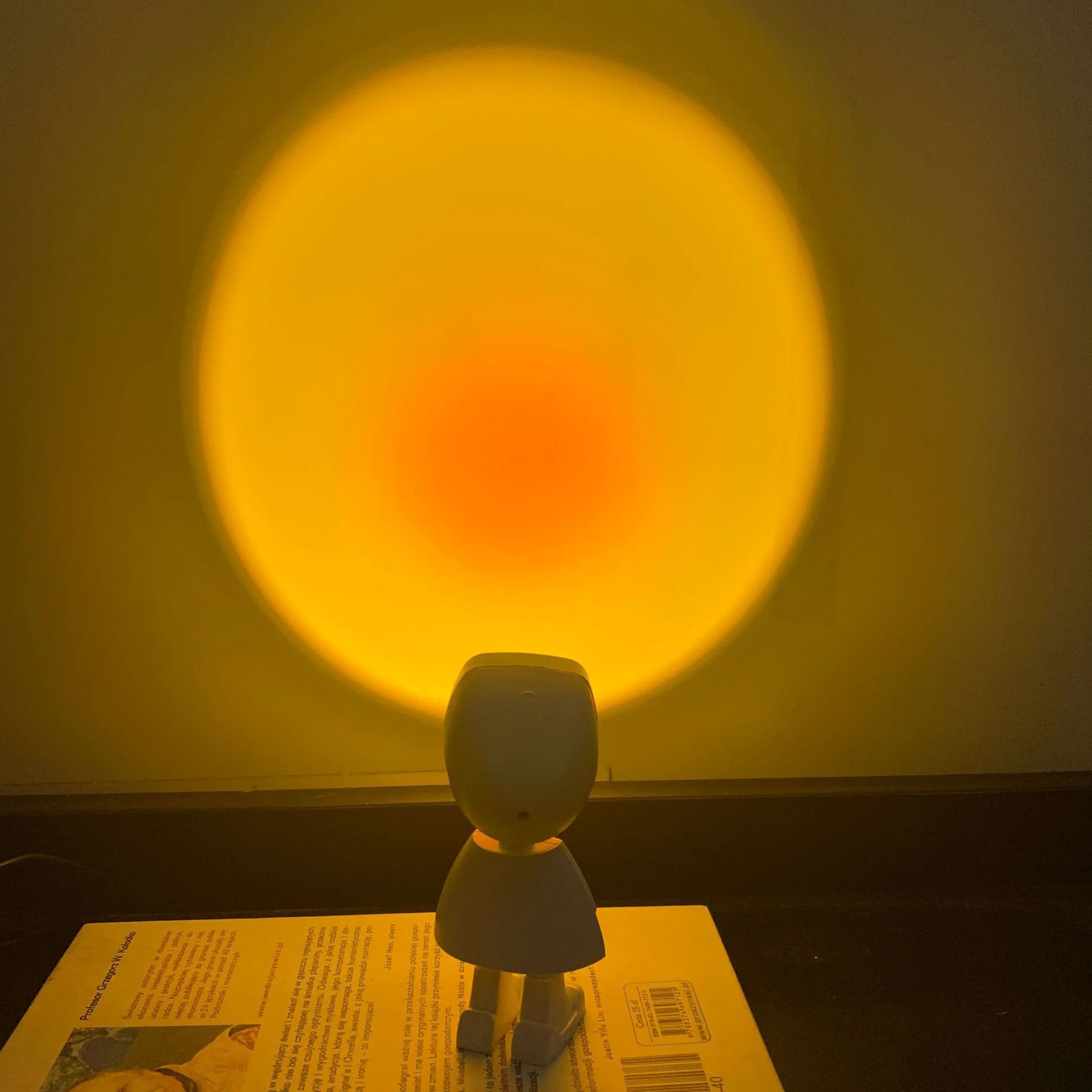 Little Sunset Day Light Robot Mini Astronaut - Image 7